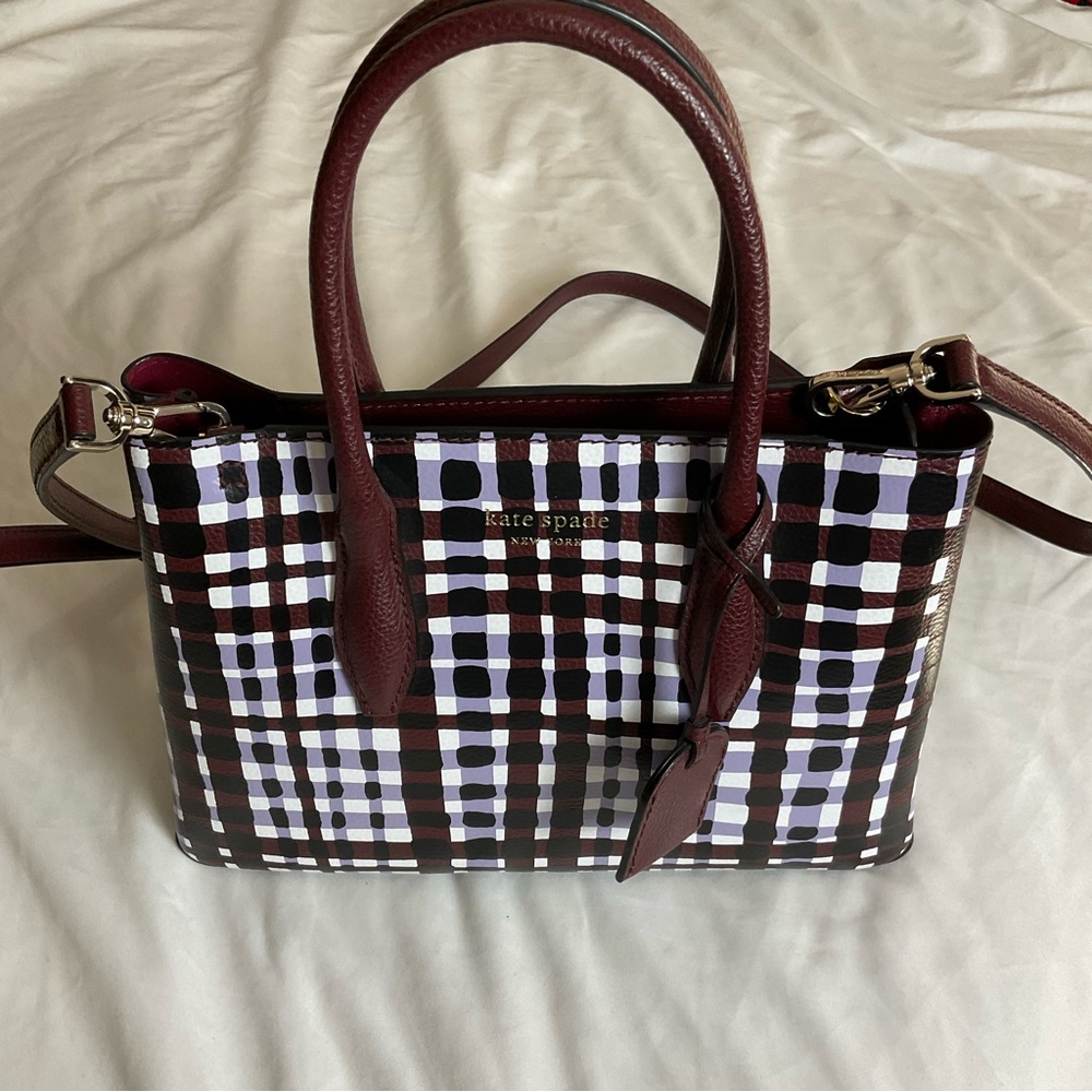 EUC Kate Spade small satchel with adjustable strap
